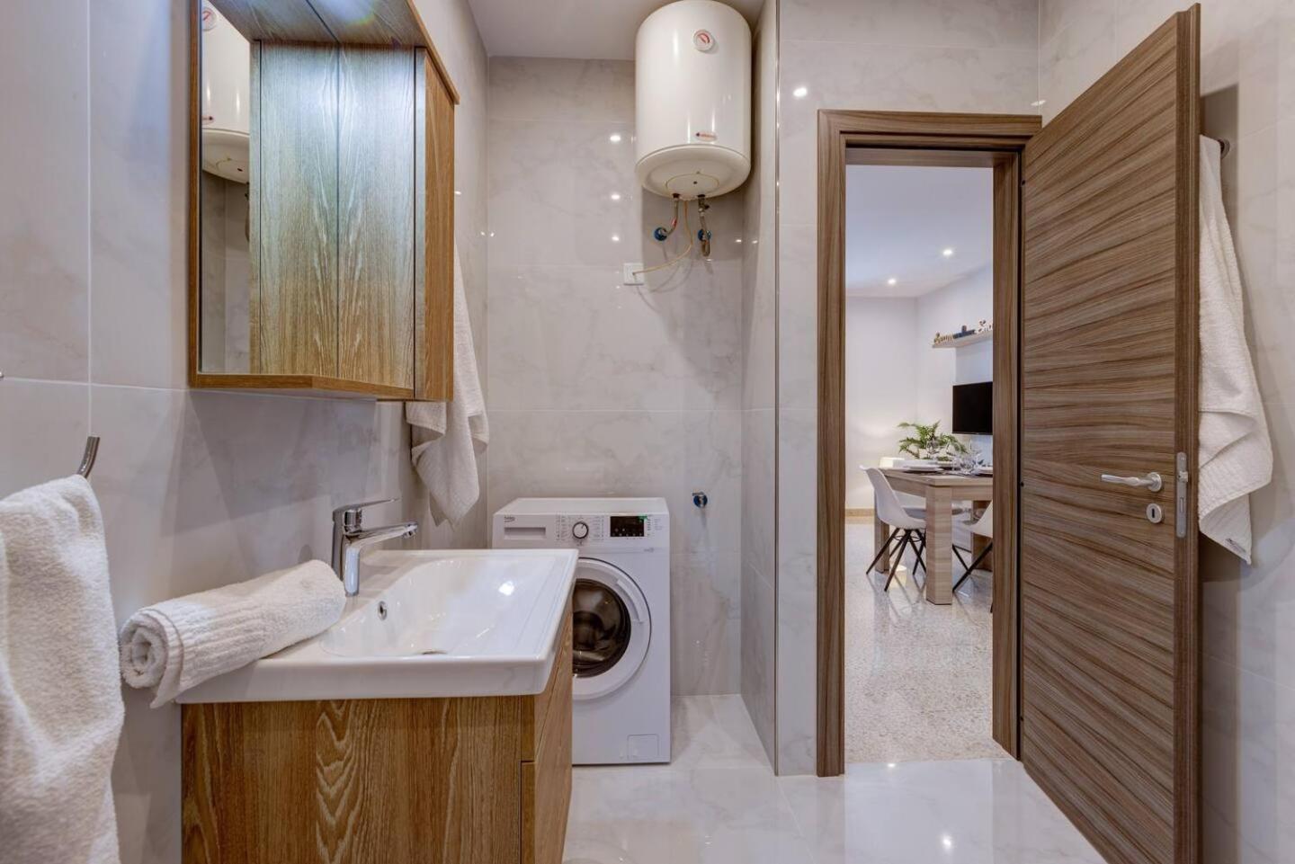 Uptown Mellieha By Homely Bagian luar foto